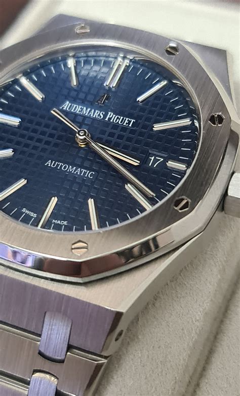 Швейцарские часы Audemars Piguet .